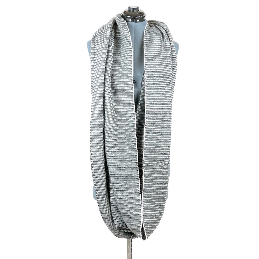 Black/white heavy knit scarf 676